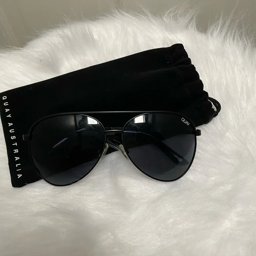 Quay black sunglasses - Picture 2 of 6